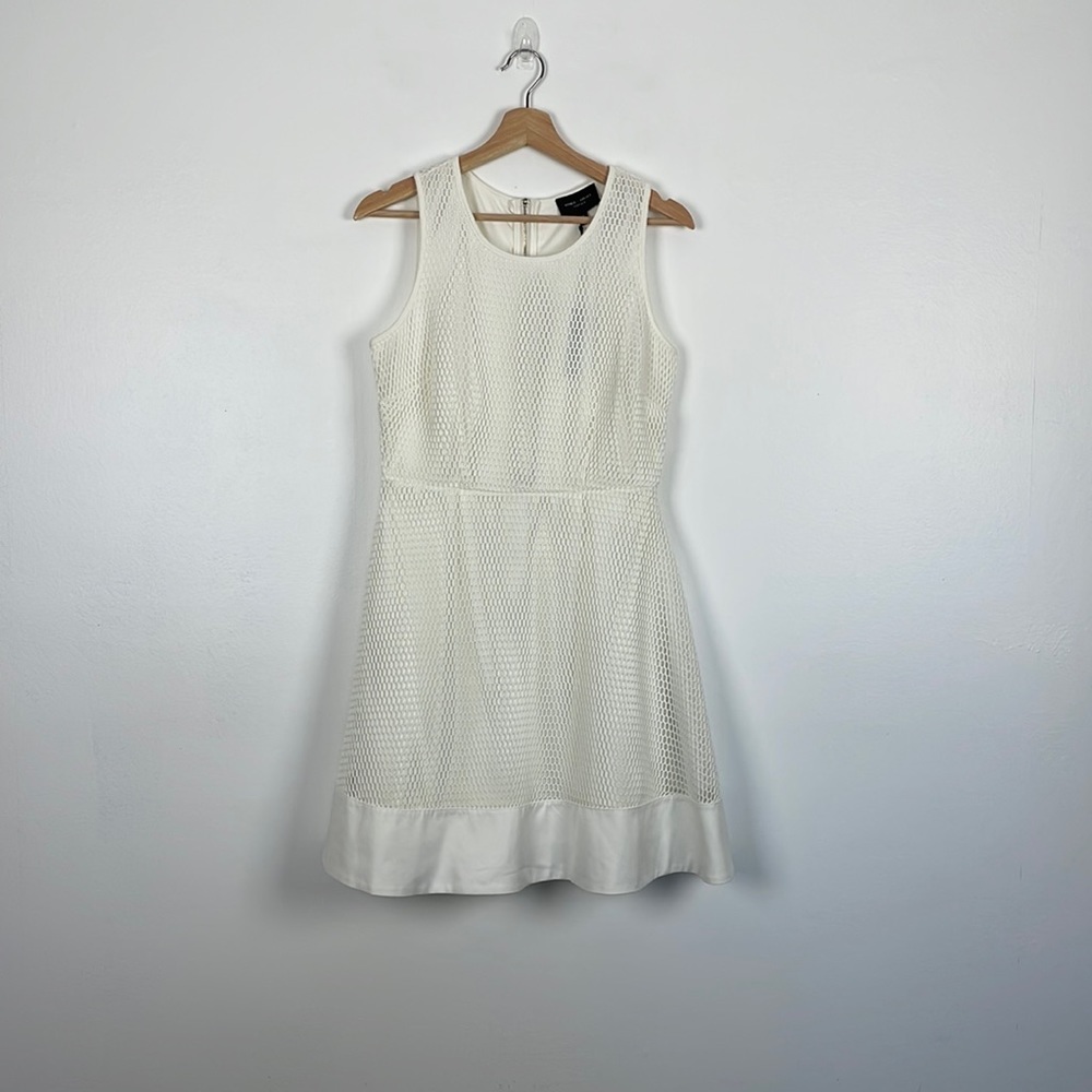 Romeo + Juliet Couture eyelet sleeveless fit flare back zip closure mini dress M